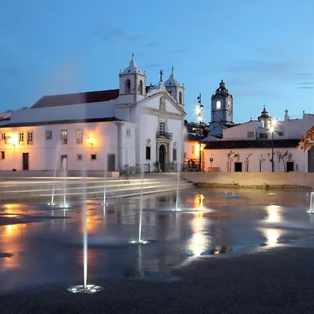 Rising Sun Top-floor Flat Apartment