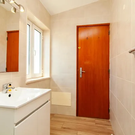 Apartment A38 - Rising Sun Top-floor Flat