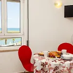 Rising Sun Top-floor Flat * لاغوس