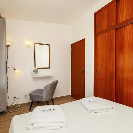 Rising Sun Top-floor Flat