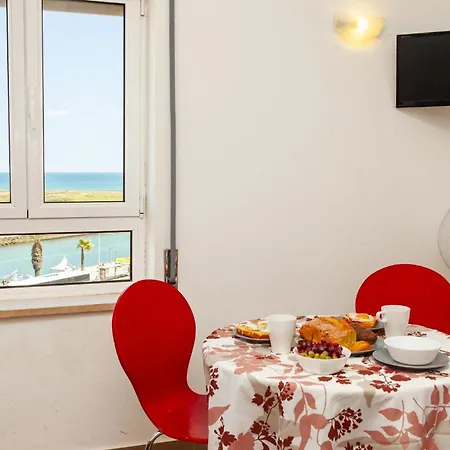 Rising Sun Top-floor Flat * Lagos