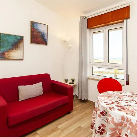 Rising Sun Top-floor Flat Apartment
